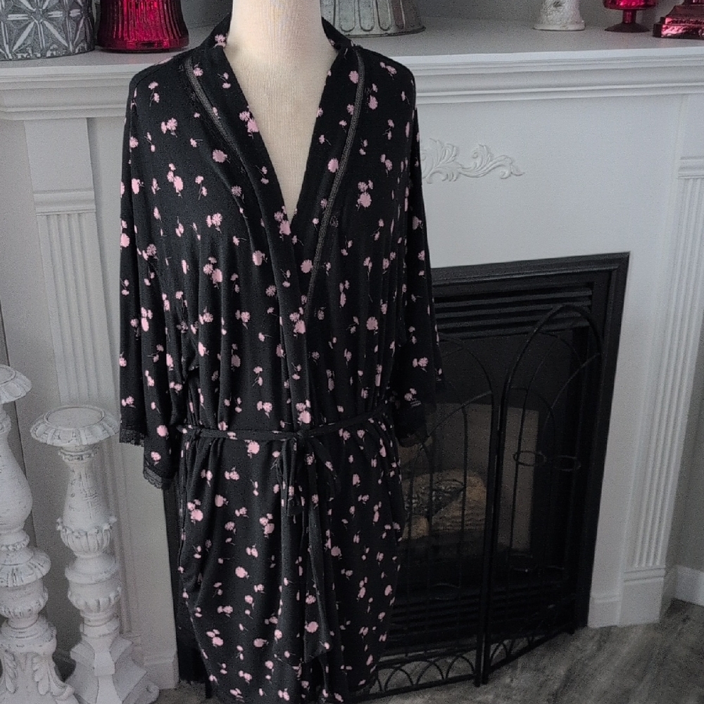 Victoria's Secret Black Robe with Pink Floral Design Size Medium/Large